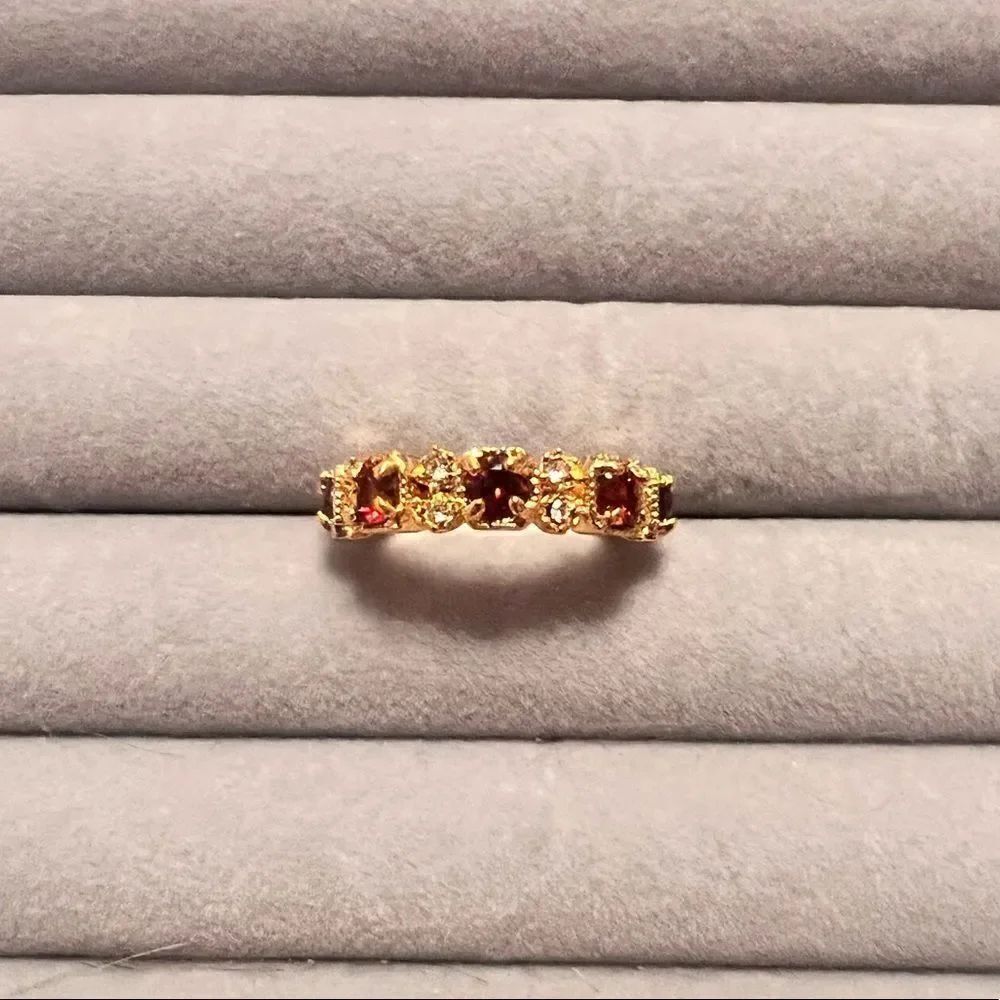 ⭐️3/$25⭐️ NEW Gold Ruby Color Stone Band